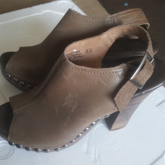 Suede Peep - Picture 4 of 9